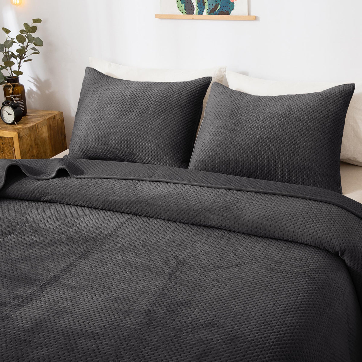 KASENTEX Ultra Soft Plush Poly-Velvet Quilt Set, Queen, King, Room Decor, Graduation Gifts, Fathers Day Gift