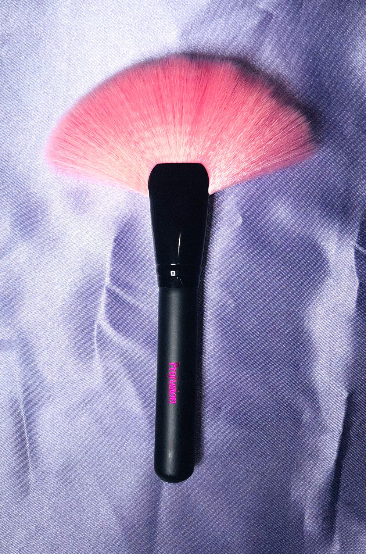 PROLUX Powder Fan Brush