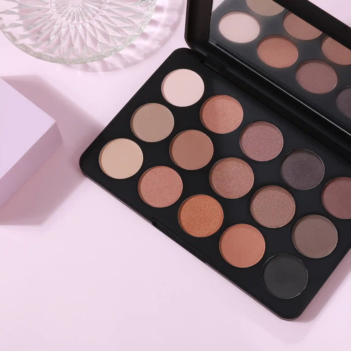 PROLUX 15-Shade Eyeshadow Palette