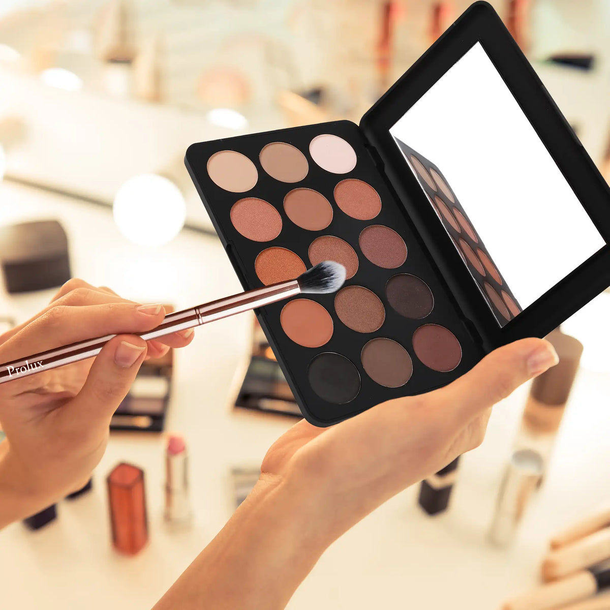 PROLUX 15-Shade Eyeshadow Palette