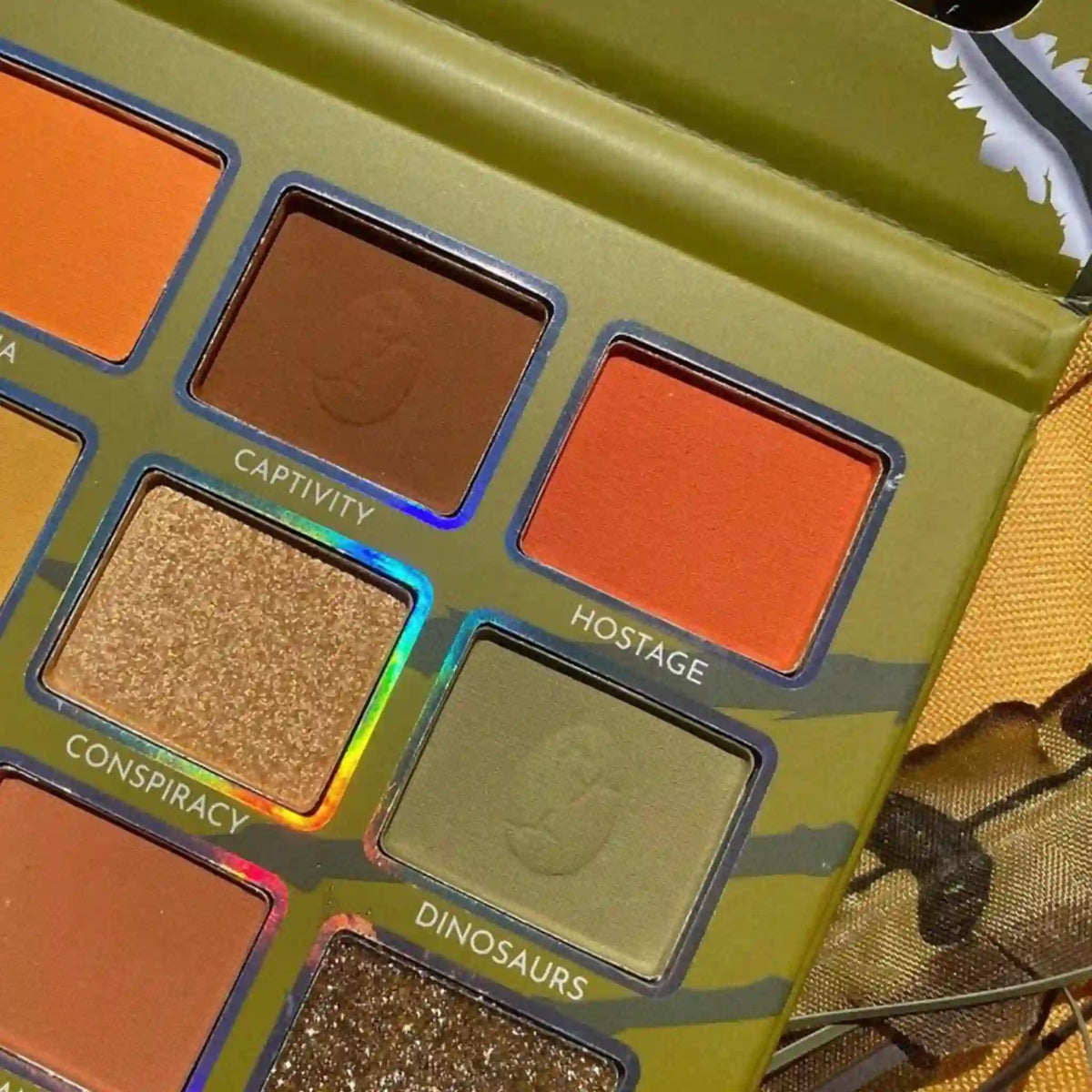 PROLUX Predator Neutral Eyeshadow Palette