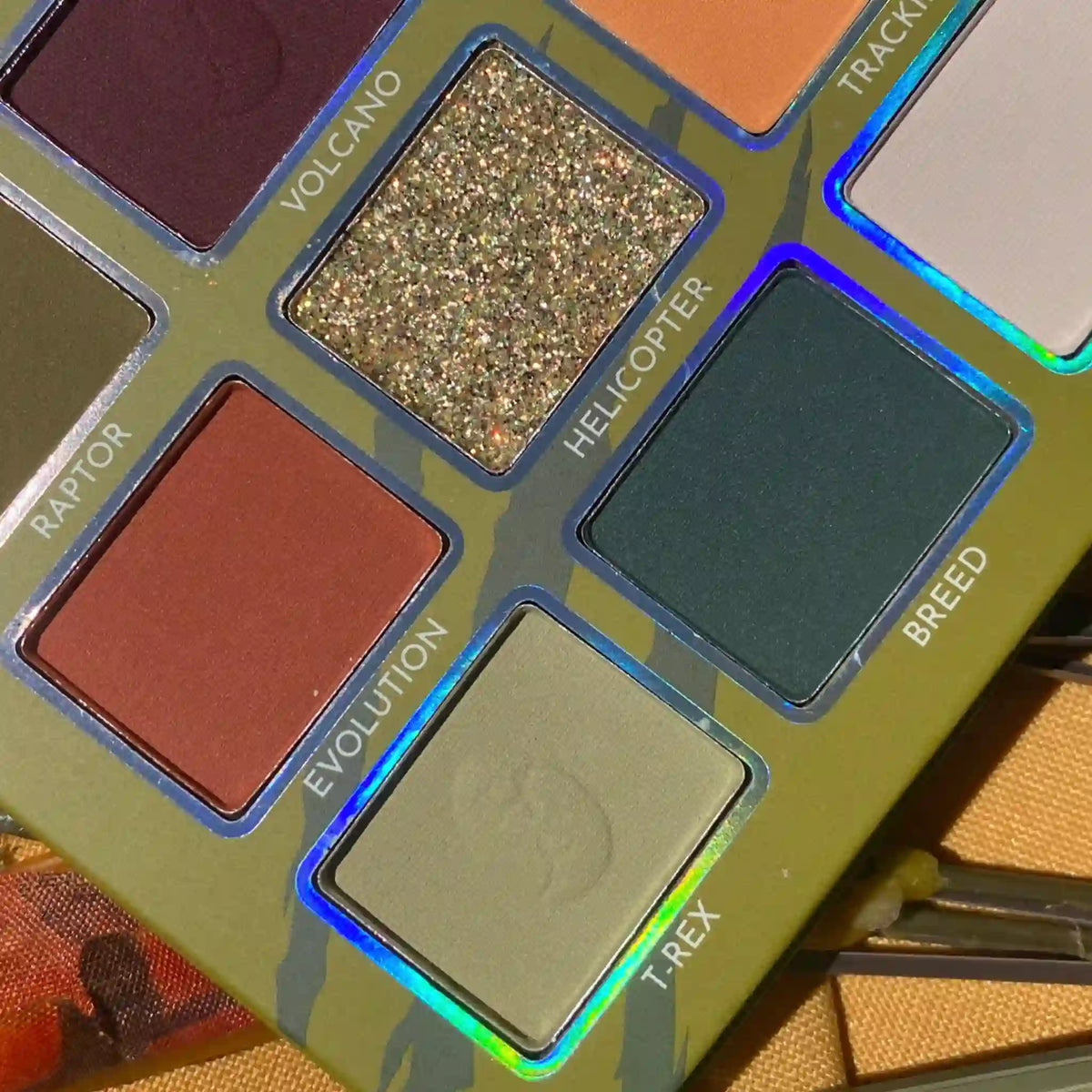 PROLUX Predator Neutral Eyeshadow Palette