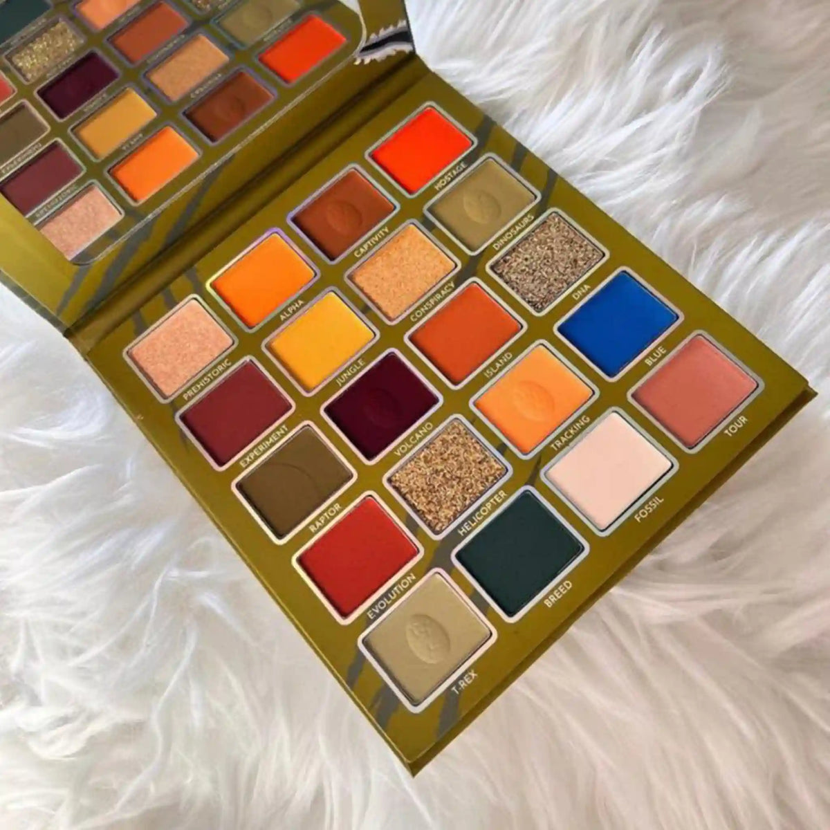 PROLUX Predator Neutral Eyeshadow Palette