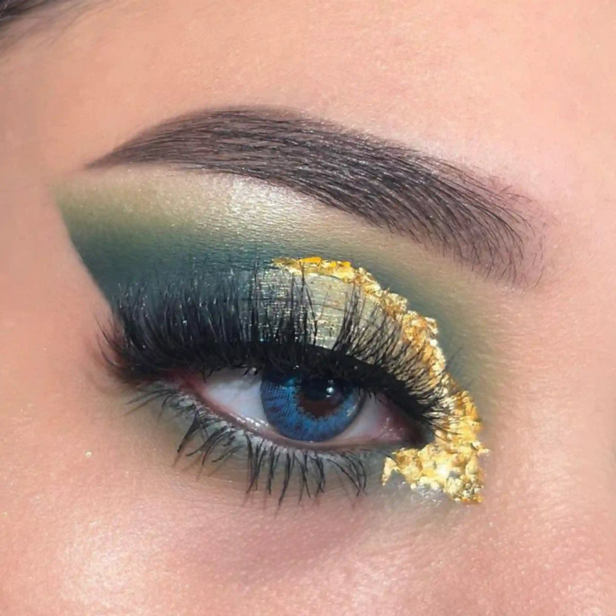 PROLUX Predator Neutral Eyeshadow Palette