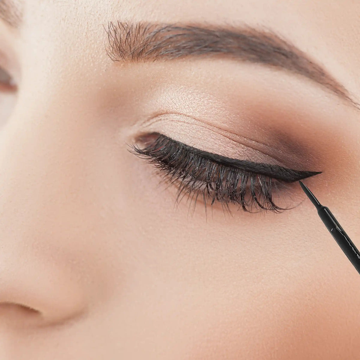 PROLUX Matte Liquid Eyeliner