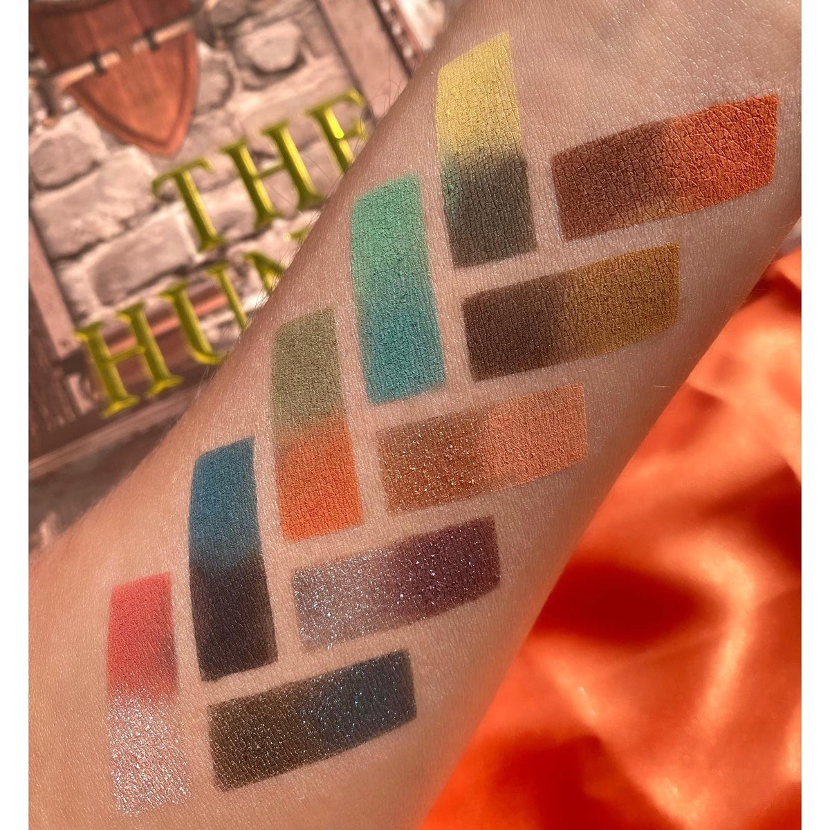PROLUX The Hunter Eyeshadow Palette