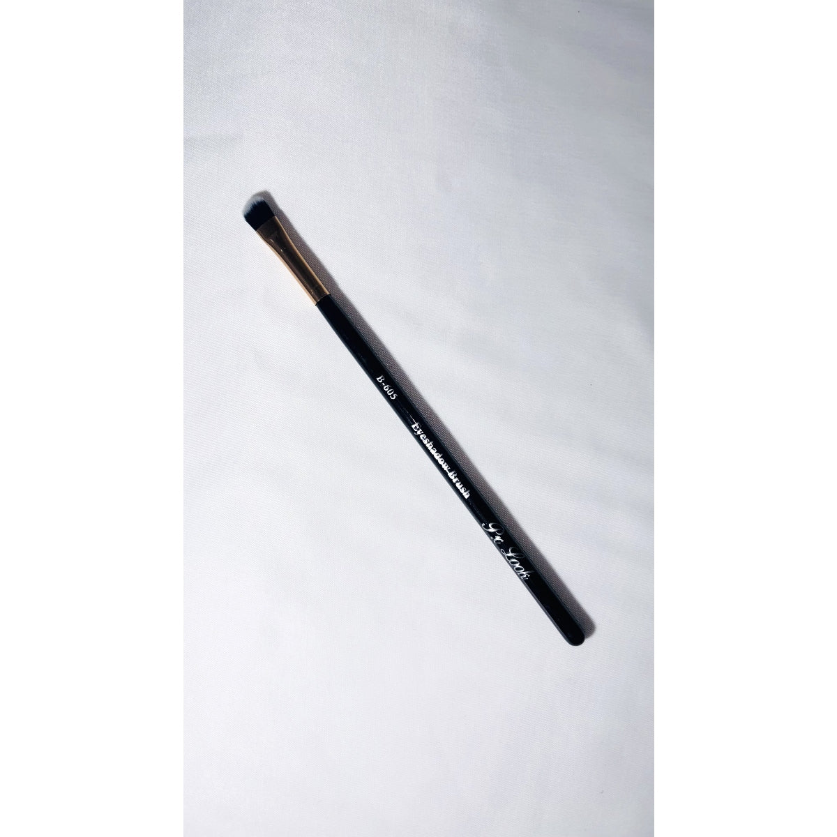 PROLUX Eyeshadow Brush